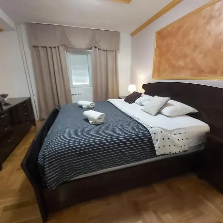 Apartment Target *